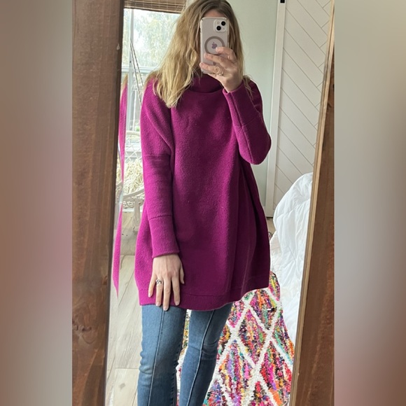 Free People Ottoman Slouchy Tunic in Size S Berry - Picture 5 of 6